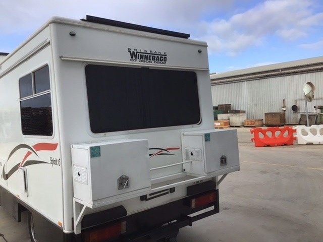 2005 Mercedes Sprinter 416 Winnebago