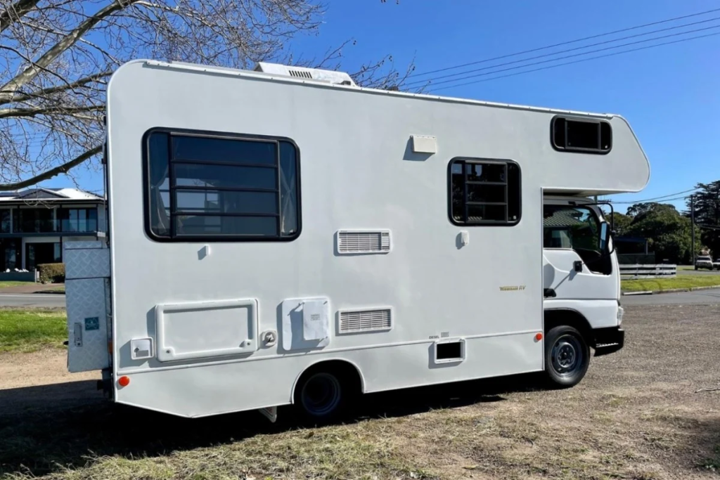 2003 Mazda E2500 Winnebago